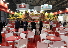 Francesco Cirillo, figlio del fondatore dell’azienda "Bella Contadina", e Anna Maria Quaratiello, responsabile dell’azienda pugliese specializzata nella lavorazione di trasformati vegetali.